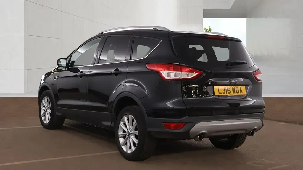 Used Ford Kuga Titanium 150 HP (110 kW) 2016 Black SUV