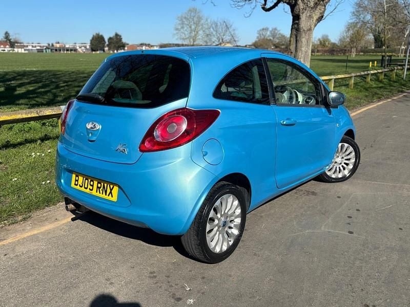 Używany Ford Ka Zetec 69 KM (50 kW) 2009 Niebieski Hatchback