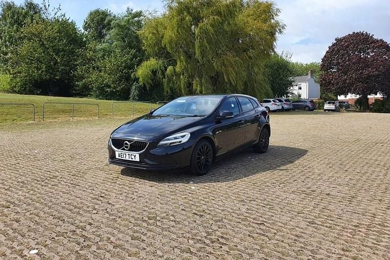 Black Used 2017 Volvo V40 Momentum Estate | £5,695 (Fair price) - Image 1/1