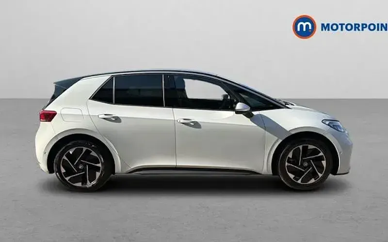 Used VW ID.3 Pure 125 kW (170 HP) 2025 White Hatchback