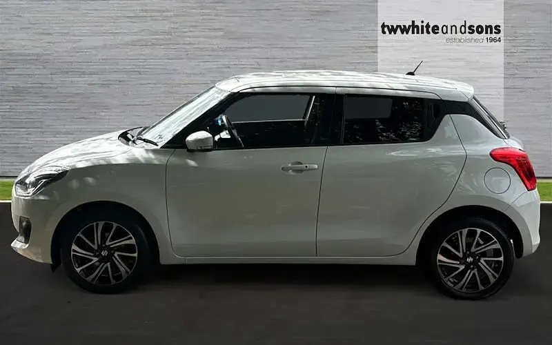 Used Suzuki Swift SZ5 83 HP (61 kW) 2022 White Hatchback