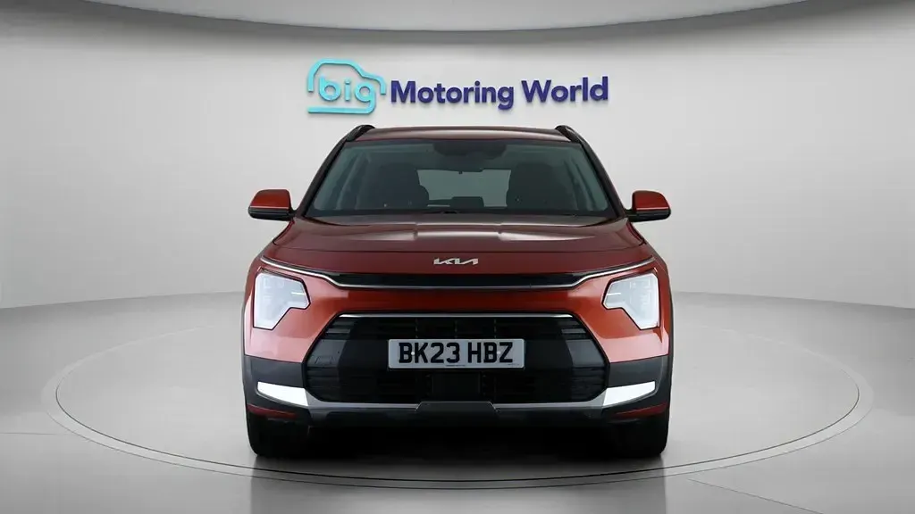 Używany Kia Niro 139 KM (102 kW) 2023 Pomarańczowy SUV