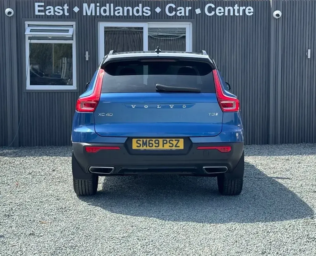 Used Volvo XC40 R-Design 163 HP (119 kW) 2020 Blue SUV