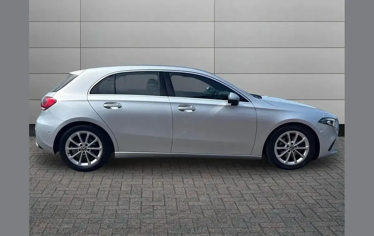 Used Mercedes A180 Premium Plus 113 HP (83 kW) 2020 Silver Hatchback