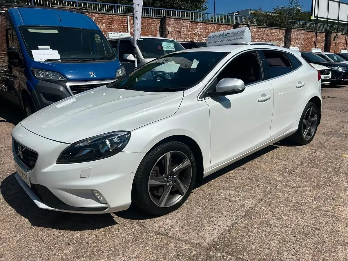Used Volvo V40 R-Design 2015 White Hatchback