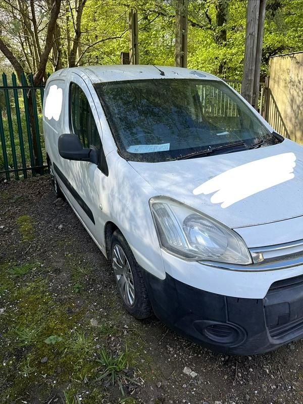 Used Citroën Berlingo 75 HP (55 kW) 2014 White MPV