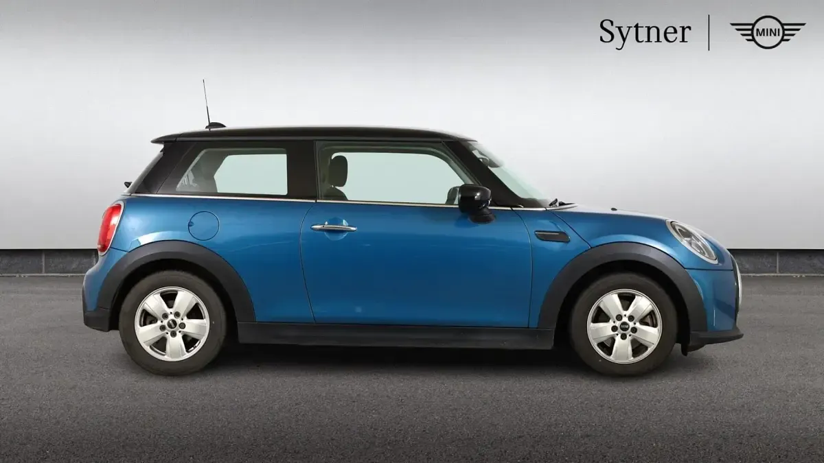Used Mini Cooper Classic 134 HP (98 kW) 2022 Blue Hatchback