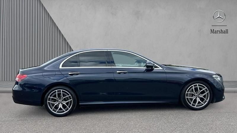 Usado Mercedes E200 AMG Line Premium 200 HP (147 kW) 2023 Azul