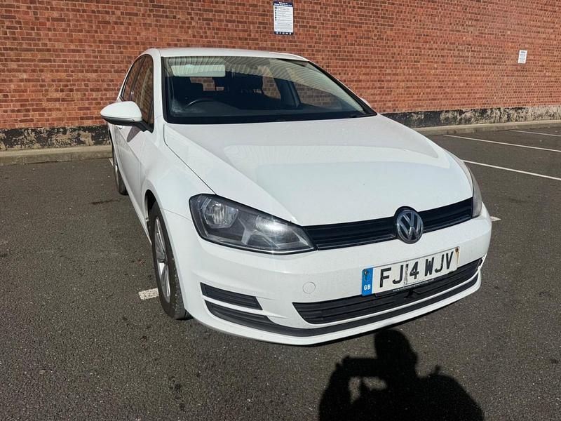 Used VW Golf VII SE 105 HP (77 kW) 2014 White Hatchback