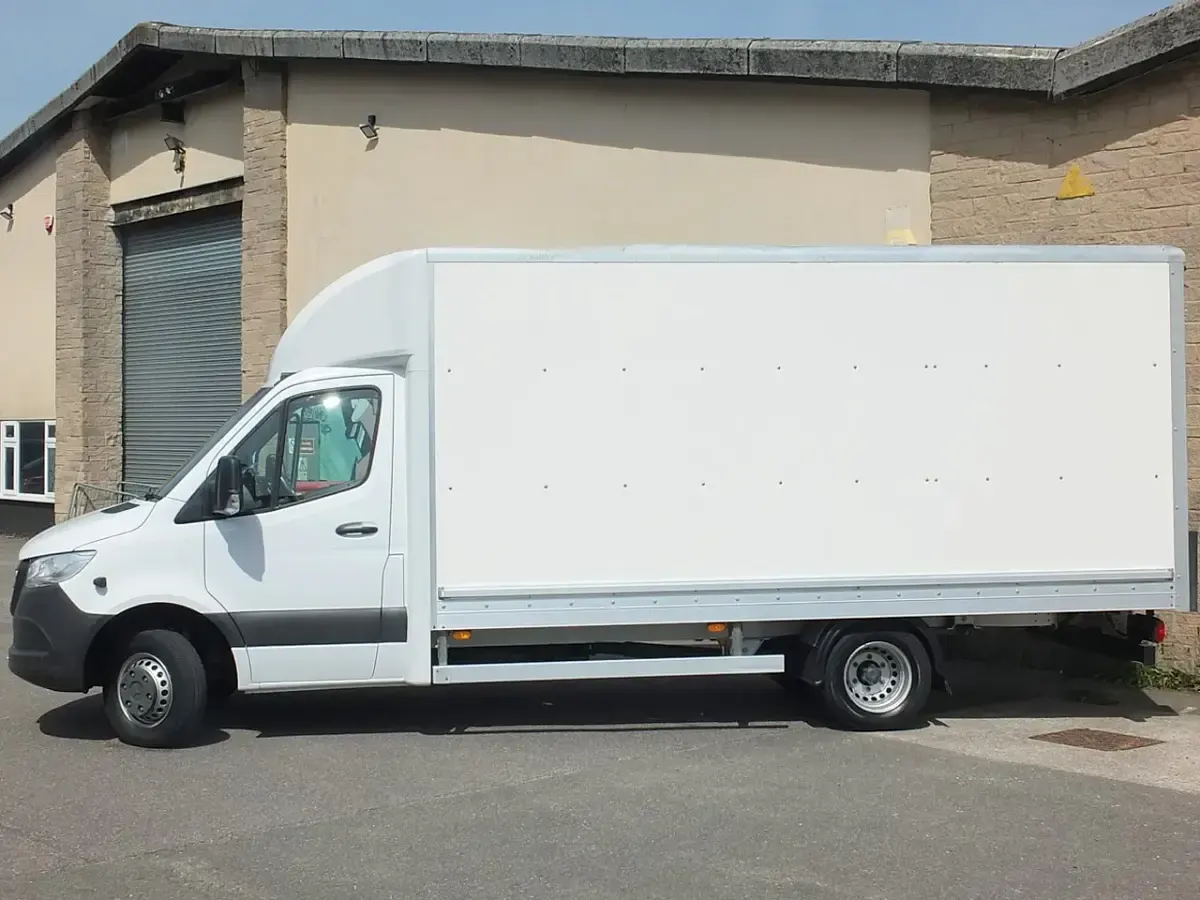 Used Mercedes Sprinter 143 HP (105 kW) 2022 White Van