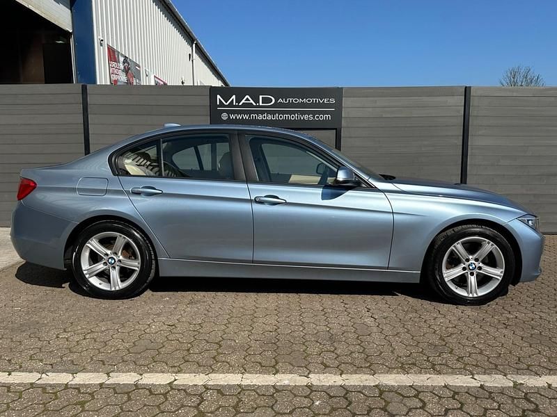 Begagnad BMW 328 Comfort Edition 2014 Blå Sedan
