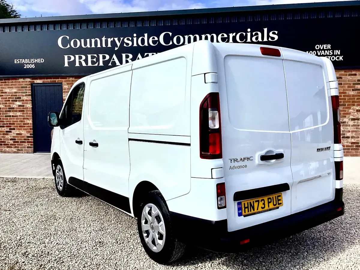 Used Renault Trafic 130 HP (95 kW) 2023 White MPV