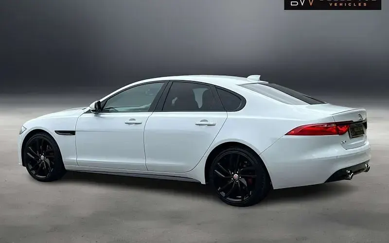 Used Jaguar XF S 300 HP (220 kW) 2015 White Sedan