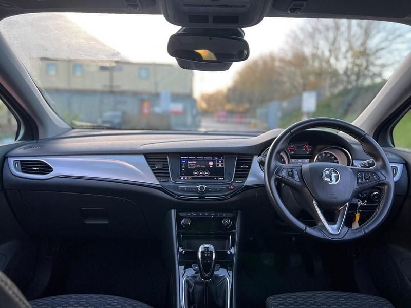 Used Vauxhall Astra SRi 145 HP (106 kW) 2019 Red Hatchback
