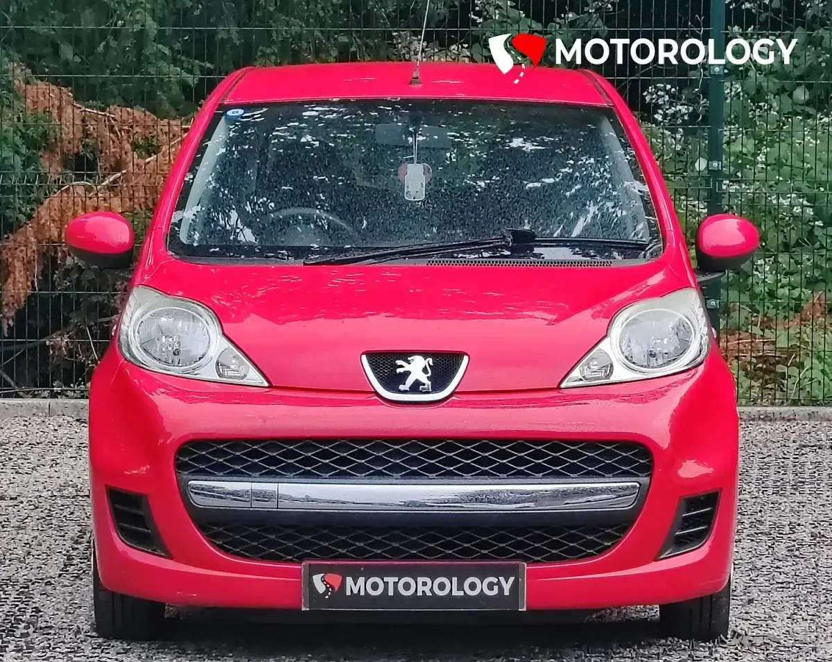 Used Peugeot 107 68 HP (50 kW) 2011 Red Hatchback