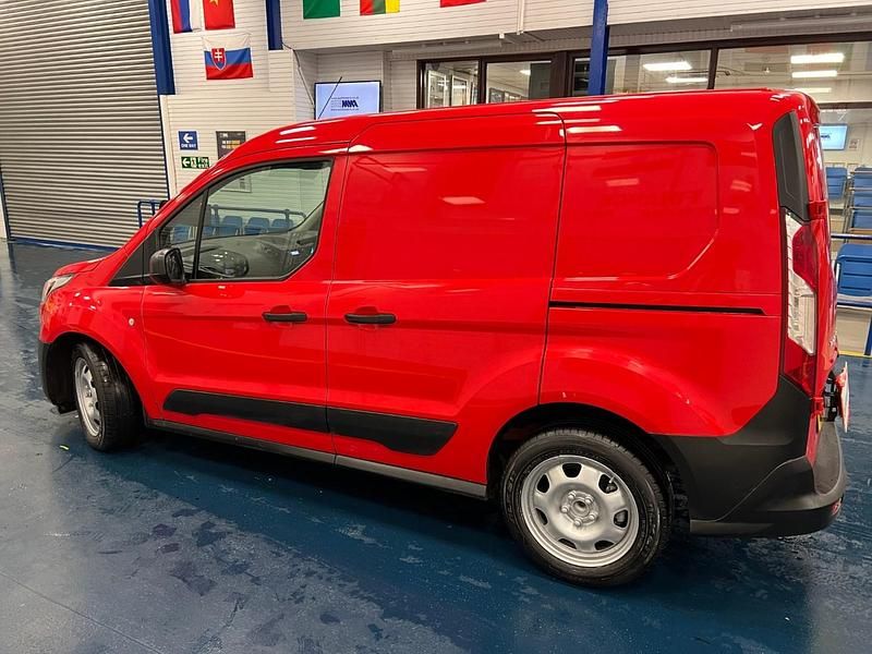 Usado Ford Transit Connect 100 HP (73 kW) 2020 Vermelho Monovolume