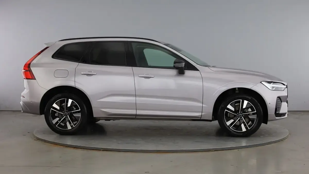 Used Volvo XC60 Plus 250 HP (183 kW) 2025 Aurora silver SUV