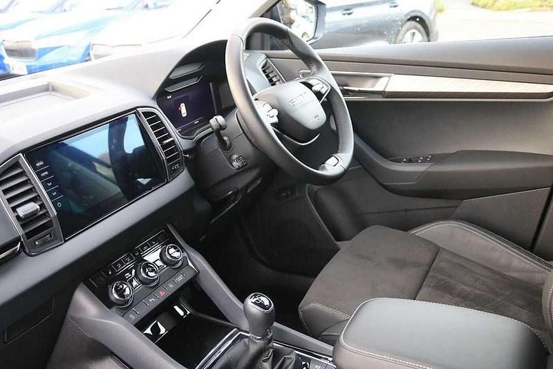 New Skoda Karoq SE L 150 HP (110 kW) 2025 Black magic pearl effect SUV