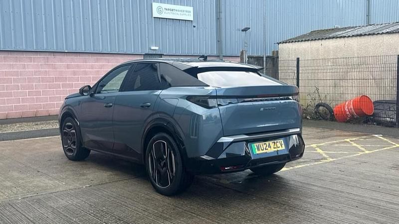 Used Peugeot e-3008 GT 152 kW (207 HP) 2024 Blue SUV