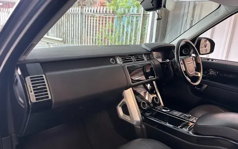 Używany Land Rover Range Rover Vogue 404 KM (297 kW) 2019 Szary SUV