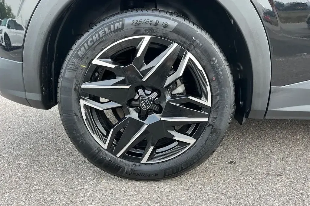 Used Peugeot 3008 GT 134 HP (98 kW) 2024 Black SUV