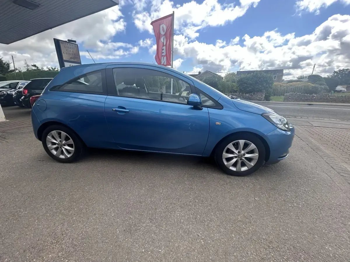 Used Vauxhall Corsa 75 HP (55 kW) 2017 Blue Hatchback
