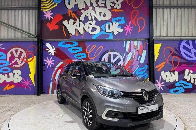 Grey Used 2018 Renault Captur Dynamique SUV | £8,995 (Good price) - Image 1/1