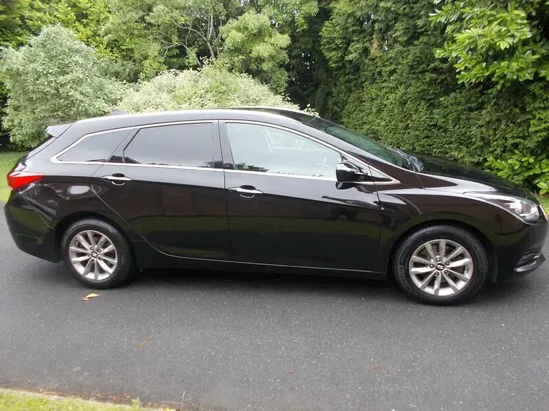 Used Hyundai i40 SE 115 HP (84 kW) 2016 Black Estate