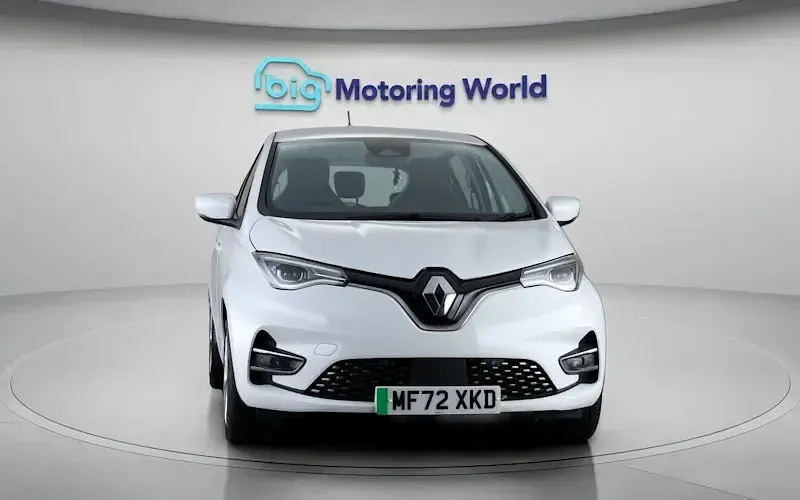 Used Renault Zoe Version S 100 kW (136 HP) 2022 White Hatchback