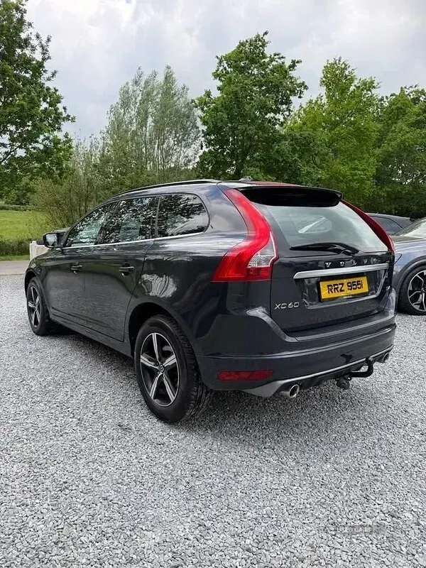 Used Volvo XC60 R-Design 190 HP (139 kW) 2017 Grey SUV