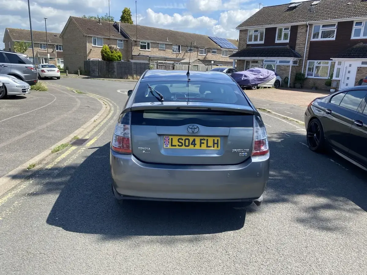Used Toyota Prius 76 HP (55 kW) 2004 Green Hatchback