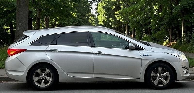 Used Hyundai i40 Style 115 HP (84 kW) 2013 Silver Estate
