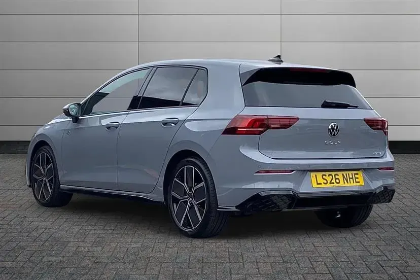 Usado VW Golf VIII R-line 150 CV (110 kW) 2026 Gris Utilitario