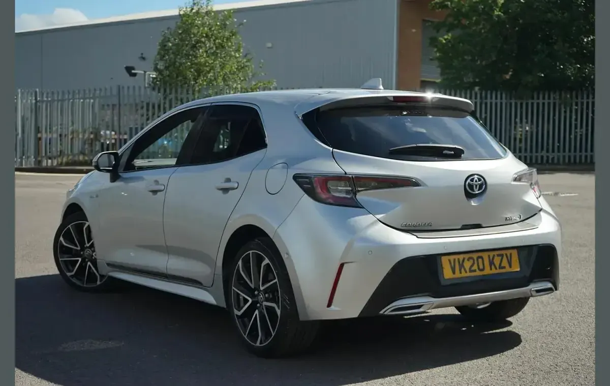 Used Toyota Corolla 180 HP (132 kW) 2020 Silver Hatchback