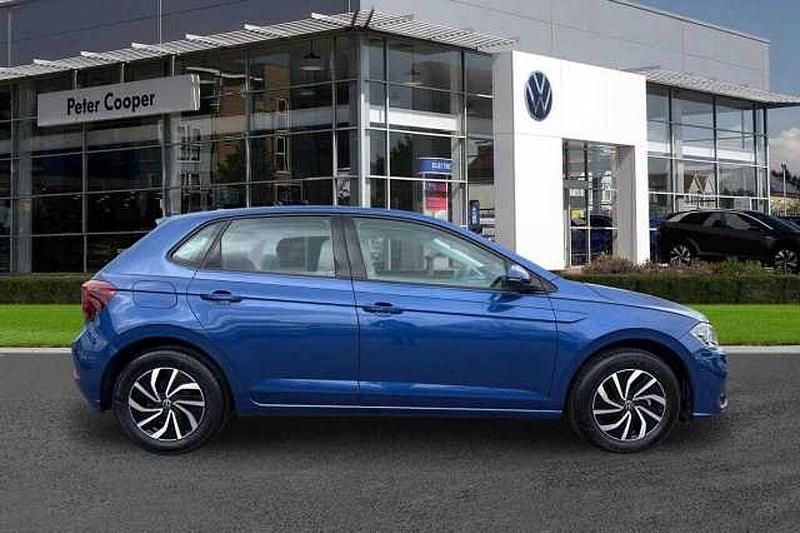 Used VW Polo Life 95 HP (69 kW) 2024 Blue Hatchback