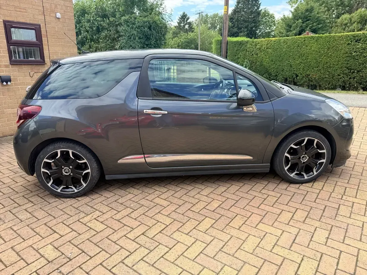 Used Citroën DS3 90 HP (66 kW) 2013 Grey Hatchback