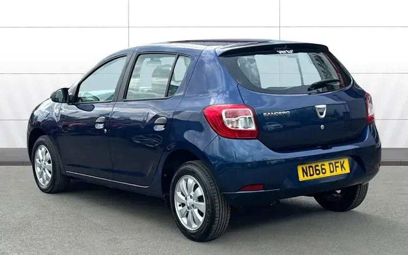 Usado Dacia Sandero Ambiance 90 HP (66 kW) 2016 Azul Citadino