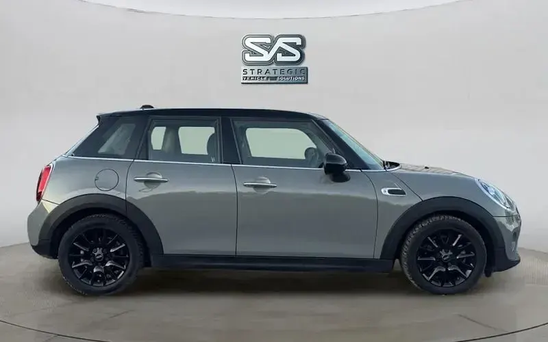 Begagnad Mini Cooper Classic 136 HK (100 kW) 2019 Grå Halvkombi