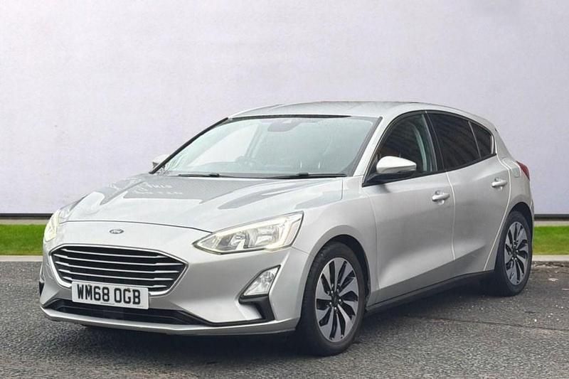 Used Ford Focus Zetec 100 HP (73 kW) 2018 Silver Hatchback