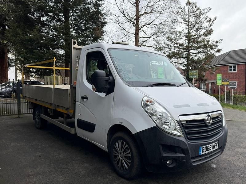 Used Vauxhall Movano 130 HP (95 kW) 2018 White MPV
