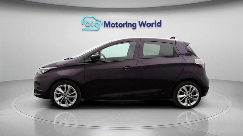 Used Renault Zoe Iconic 100 kW (136 HP) 2022 Mauve/purple Hatchback