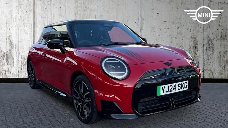 Used Mini Cooper Hatch 133 kW (181 HP) 2024 Red Hatchback