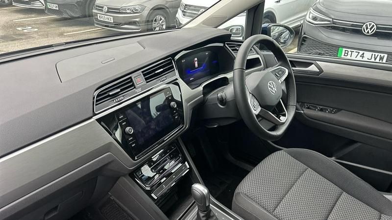 Used VW Touran Match 150 HP (110 kW) 2025 Atlantic blue metallic MPV