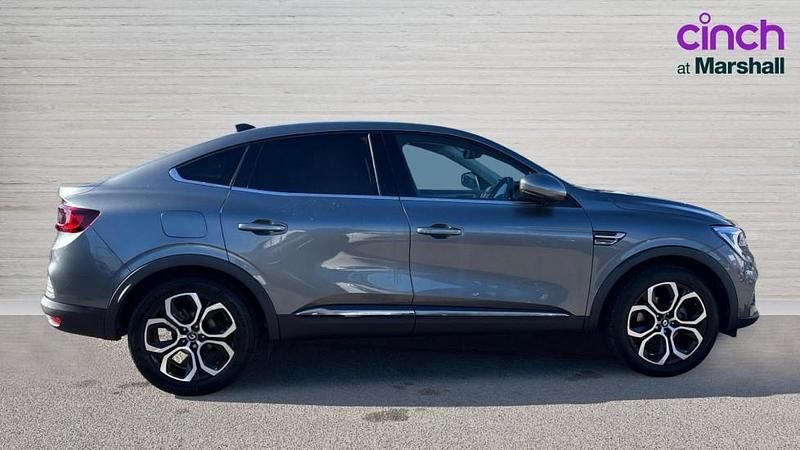 Usado Renault Arkana Version S 142 CV (104 kW) 2022 Gris SUV
