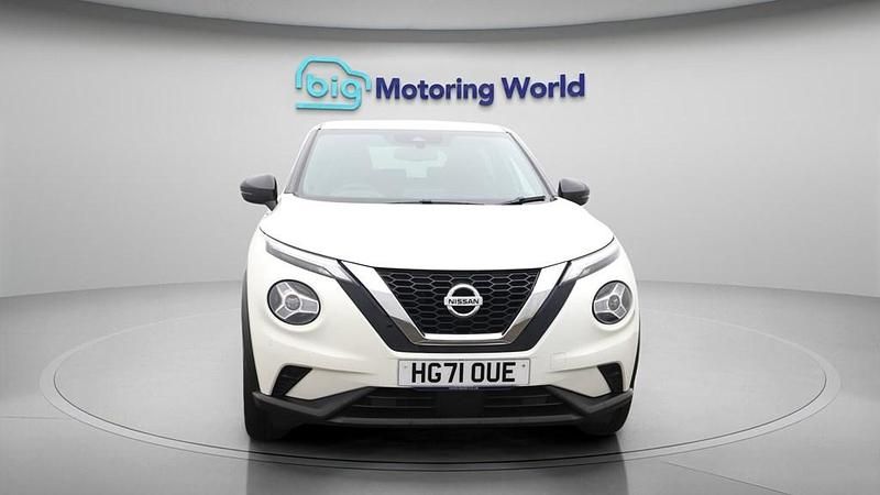 Used Nissan Juke N-Connecta 114 HP (83 kW) 2022 White SUV