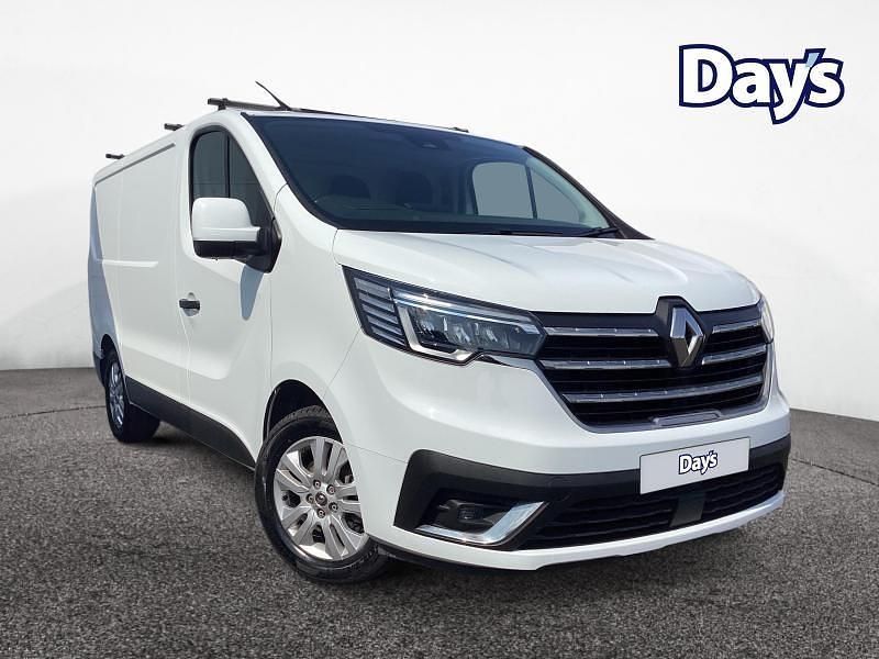 White Used 2023 Renault Trafic Van | £16,990 (Good price) - Image 1/4