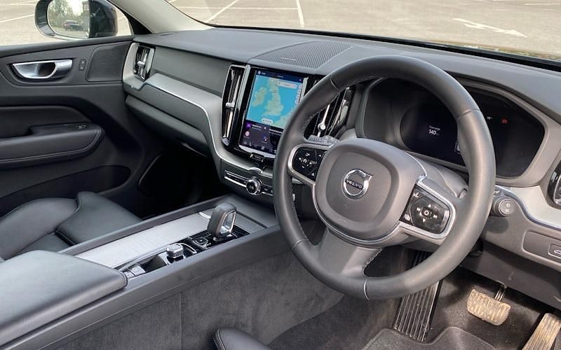 Used Volvo XC60 Plus 250 HP (183 kW) 2024 SUV