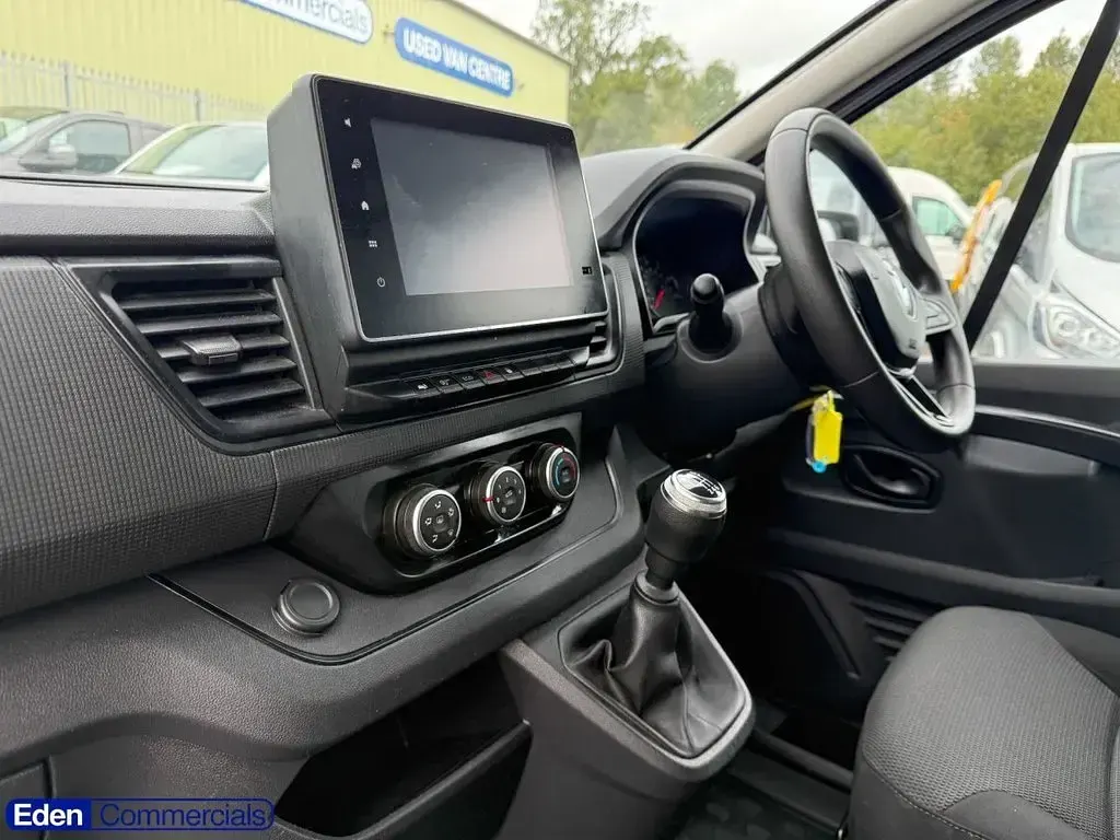 Used Renault Trafic 2023 White MPV