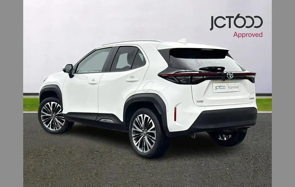 Used Toyota Yaris Cross 113 HP (83 kW) 2022 White SUV
