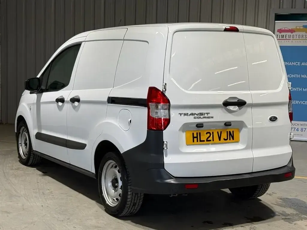 Used Ford Transit Courier S 100 HP (73 kW) 2021 White Van